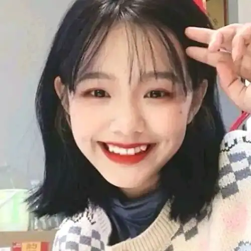 适合学生的温柔女头无人问津的港口总是开满鲜花