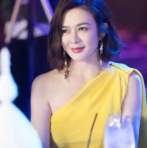 关之琳获亚太卓越品牌大奖传播女性创业正能量