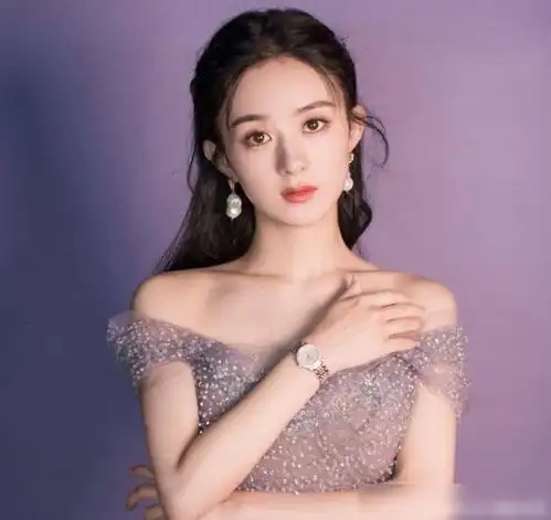 赵丽颖少女感有多强线下活动被拍下生图,32岁宝妈颜值很显然