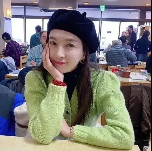 气质女神江疏影,针织衫穿出十足少女感,简直美出新高度