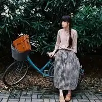 qq头像女生清新唯美森林小巷少女与狐