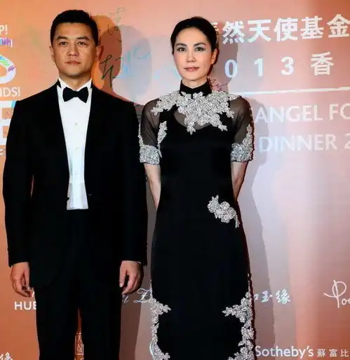 经历两段感情,热衷于姐弟恋的李亚鹏,却找了个比自己小19岁的妻子