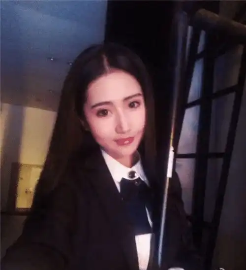 赵丽颖冯绍峰真的赚了,一起庆生拍广告和旅游,一点都不耽误离婚