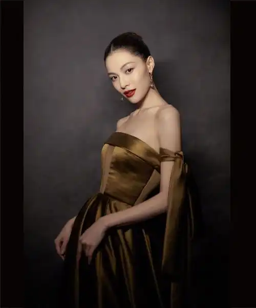 天气越来越热该怎么穿活力绿色系穿搭给你灵感,清透凉爽又时尚