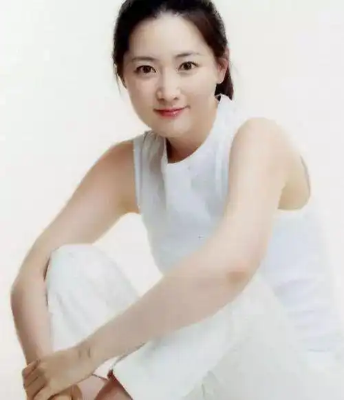 韩国评出十大美女,岁数最大的她,因零整容被誉为韩国的门面