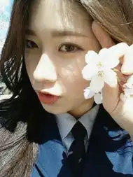 韩国女兵甜美可爱网友称愿为她当兵