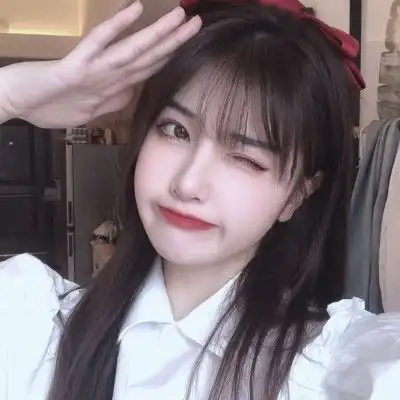 甜甜的搞怪女生头像