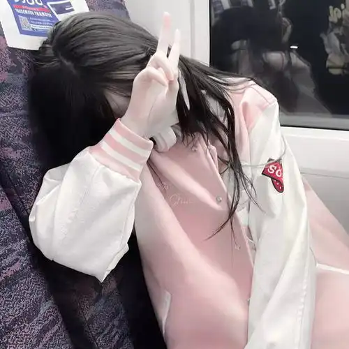一眼看上去就很甜的女生头像