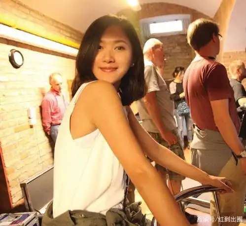 46岁徐静蕾罕晒近照,状态似少女,和黄立行相恋多年坚持不结婚