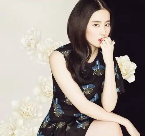 当女星遇上同款国风造型,赵丽颖精致刘亦菲霸气,看到baby爱了