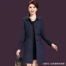 女人别老穿毛衣,现流行时尚风衣,气质高雅又迷人