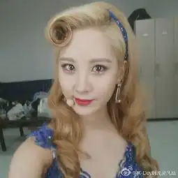 少女时代徐贤ins更新自拍展现青春活力