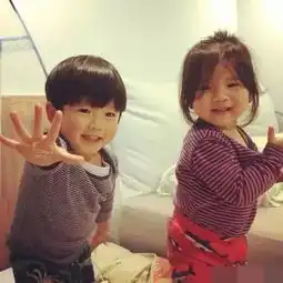 这两对龙凤胎萌宝可是比网红还要红哦