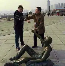 搞笑趣图看把男生害羞的,妹子也太会玩了