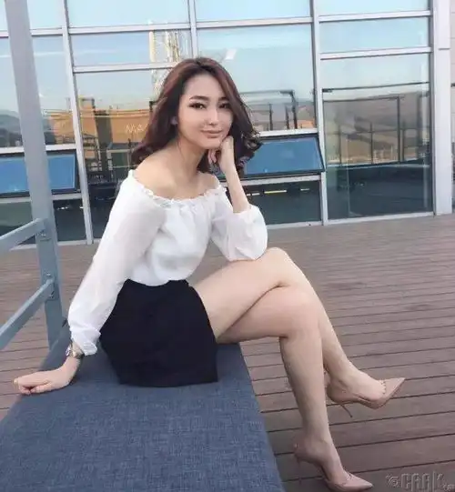 100张蒙古女孩的自拍照,太漂亮了...