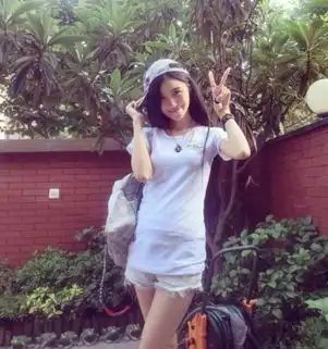 准妈妈美女硕士走红被指小三携子逼宫