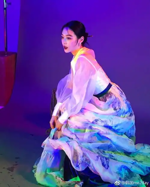 莉莉的这套图真的蛮好看的