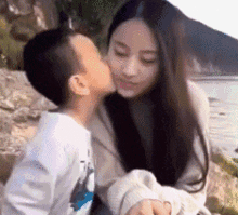 搞笑gif趣图姑娘,你这样做,就是想证明你很瘦吗