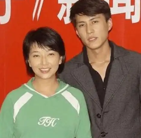 不老女神江珊背后的2个男人,1个助她成功,1个让她老有所依
