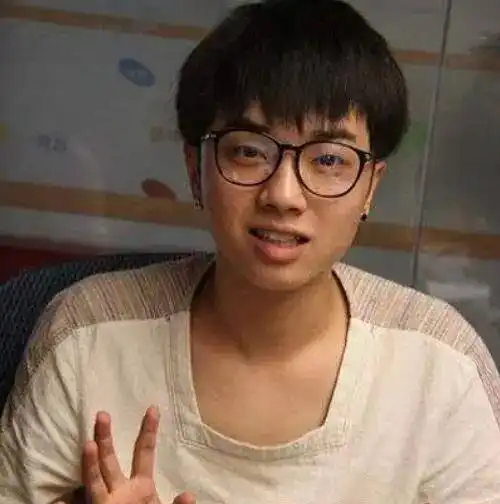 出道前嫌他丑,爆红后追成狗的三位男星,张新成堪称逆袭