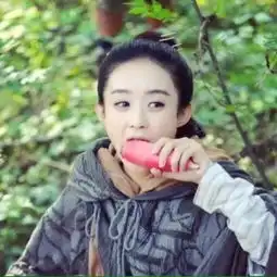 吃货男女神吃萝卜都吃的那么欢,怪不得是包子随赵丽颖..的美拍