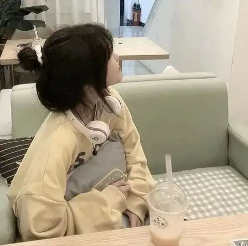 不漏脸的女生头像你不像任何人