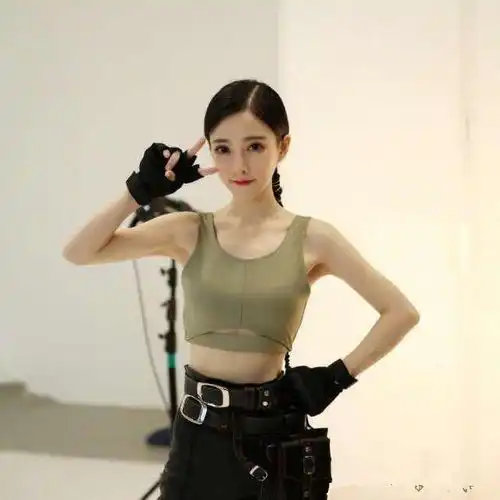 冯提莫忘开美颜摄像头,暴露真面目,网友直呼天王盖地虎