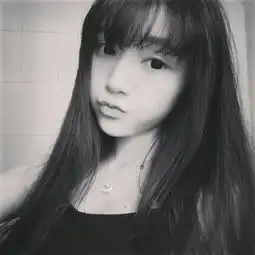 想要做空气刘海但是不想要平的就知想要分两边的中分这样子可不可以做空气刘海