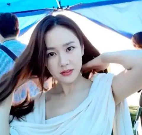 韩国女星近况孙艺珍安昭熙公开美照,文彩元减掉婴儿肥变v脸