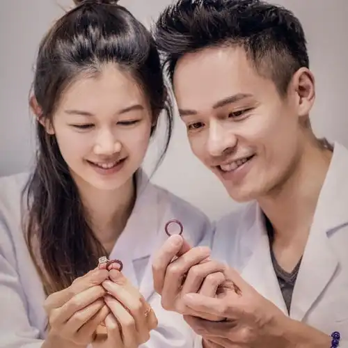 恭喜tvb知名富二代主持人太太顺利生下女儿,表示要生6个孩子