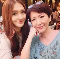 武大混血女神王维琳拥有四分之一荷兰血统王维琳长相清丽脱俗