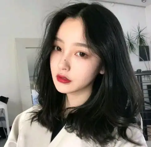 男生心里不爱你才会有这3种表现假装深情趁早分手吧