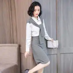 女人一过55,打扮年轻点出门穿这衬衫裙,谁穿谁美气质高
