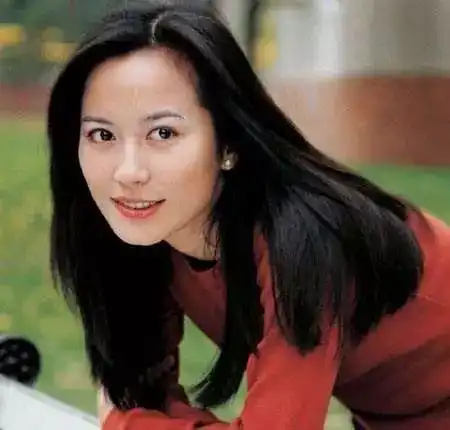 步入中年之后依然美丽的秘诀,这就是网友想要的淑女的品格