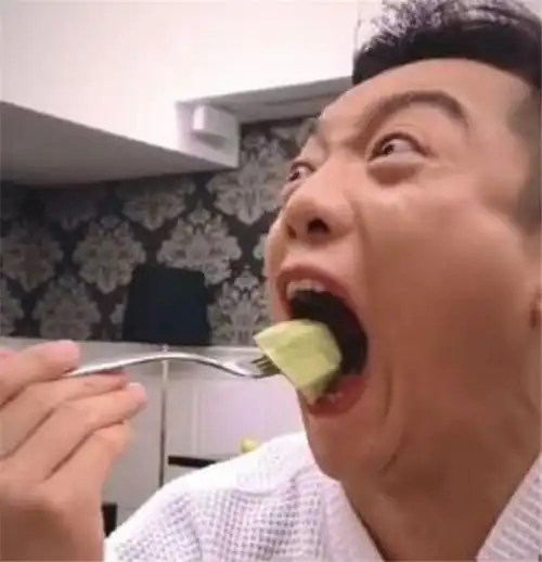 明星涂口红咋吃东西,宋茜淑女,杨超越可爱,看到郑恺太真实了