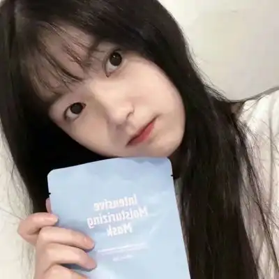 漂亮女生头像,一个人保持着可爱的模样
