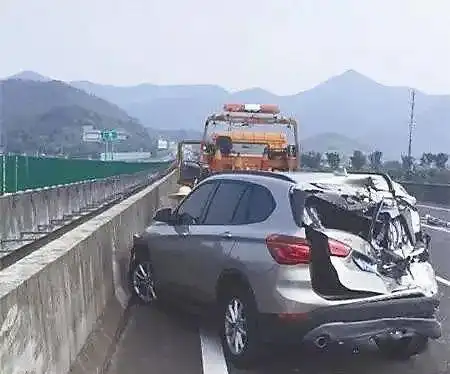 严查国庆跑高速这样开车,最高扣3分罚500