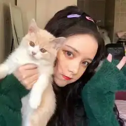 最新可爱女生头像剪刀手卖萌可爱女生真人头像