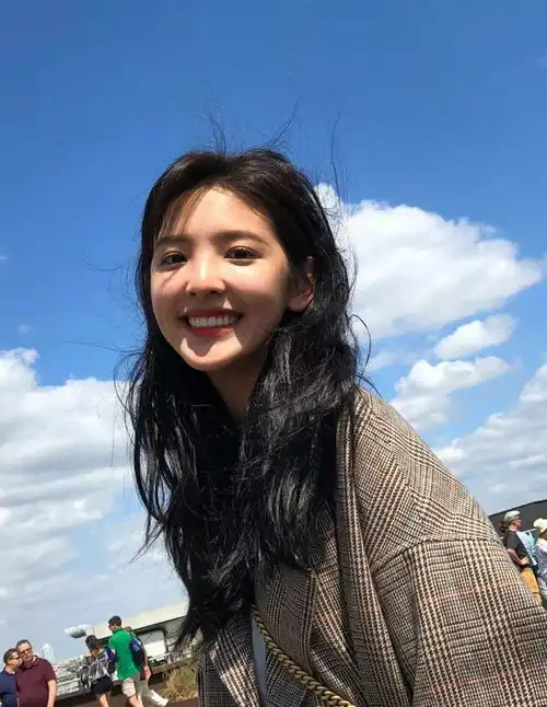 纯白茉莉花系白月光女孩,大概就是她这样的吧