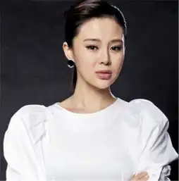 关悦整容前后对比照图片3
