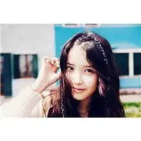 上下白边女头像小清新微信头像图片大全