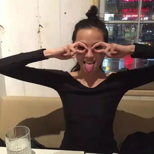 因为腿太美上热搜的,可能只有她了