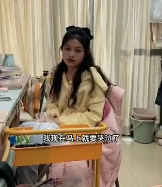 浙江一女大学生盲选新媒体课,老师提6个要求,网友浅挂一下吧