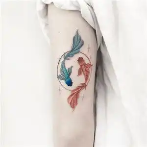 好看红色金鱼纹身图案大全带纹身的女生头像