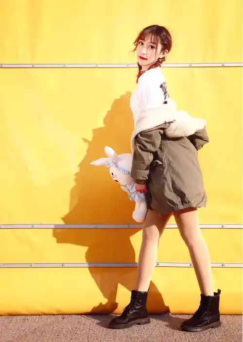 吃鸡上瘾少女枪给我三级头给我跳机场不要怂
