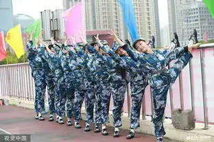 日照高校军训00后舞蹈女生一字马显真功