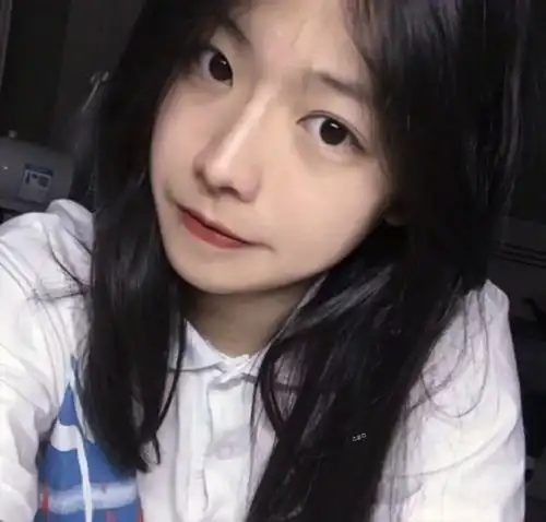精选女生真人头像