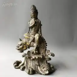 山区收的大型鎏金老铜佛像,骑龙自在观音