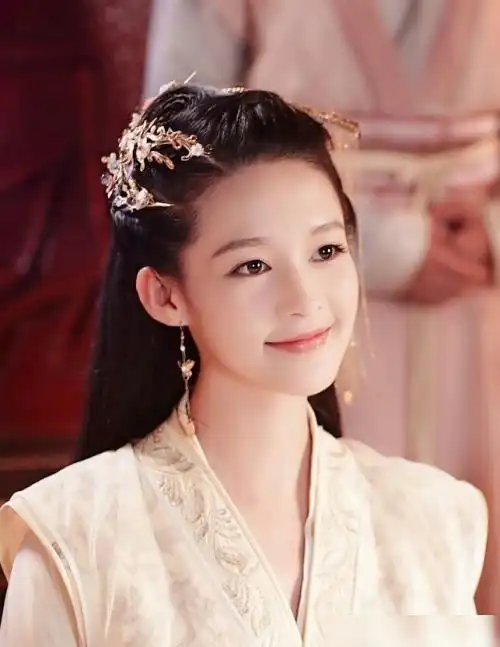 艺人的现状李少红导演李沁,不是红的是娇嫩的女孩