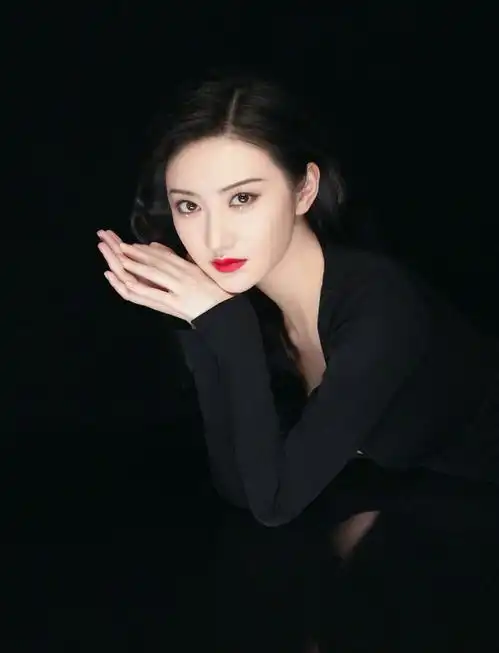 魅力女神景甜,肌肤白皙水嫩,美得让人惊叹